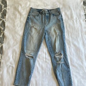 Buckle high rise mom jean